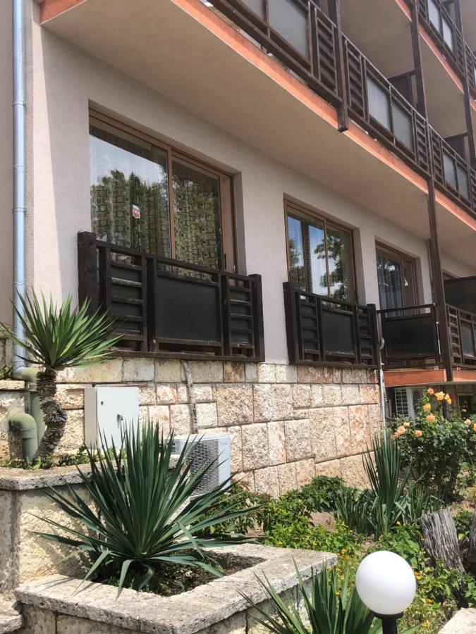 Bisser Hotel - Free Parking - Free Pool Access Balcsik Kültér fotó