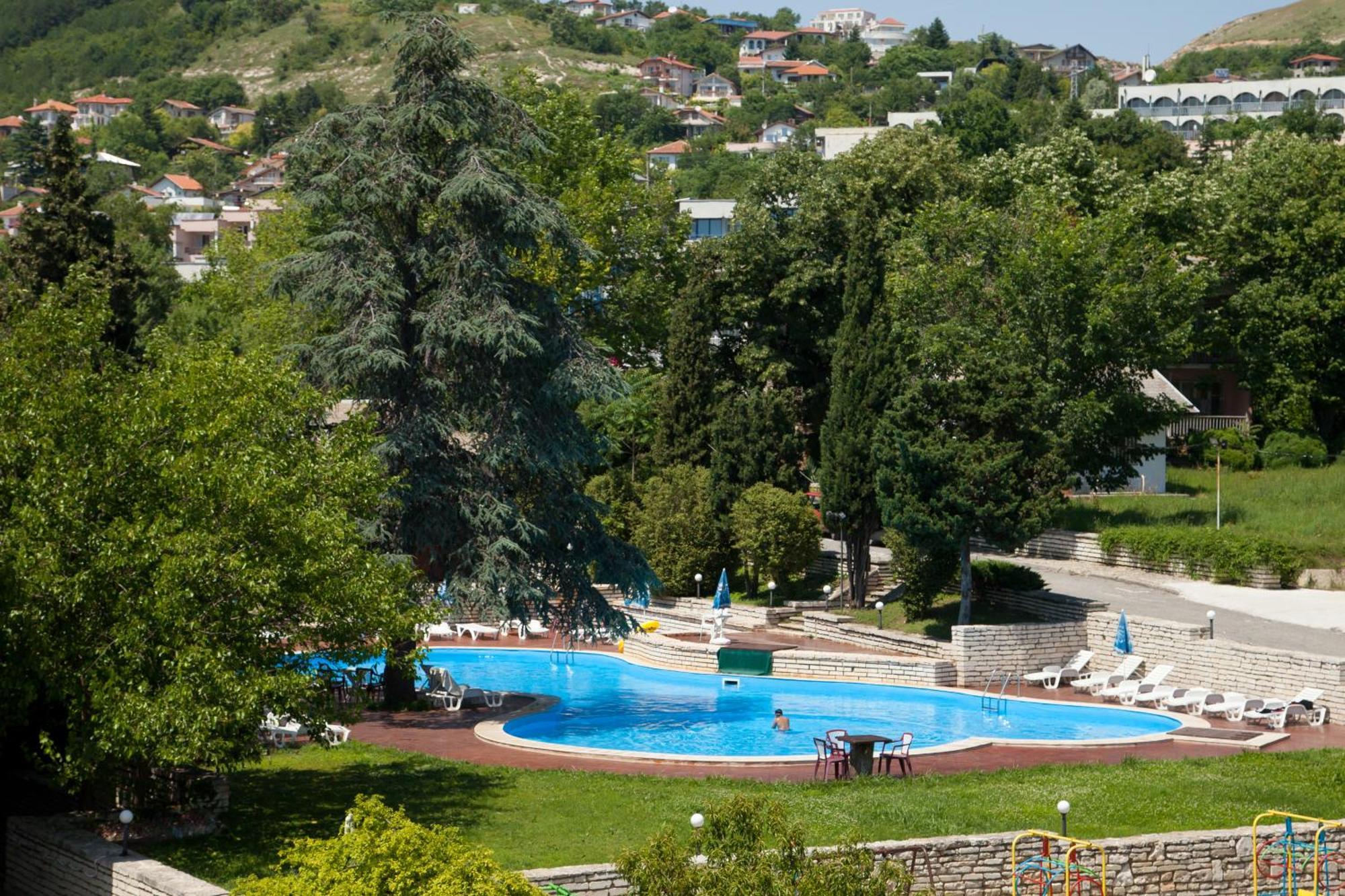 Bisser Hotel - Free Parking - Free Pool Access Balcsik Kültér fotó