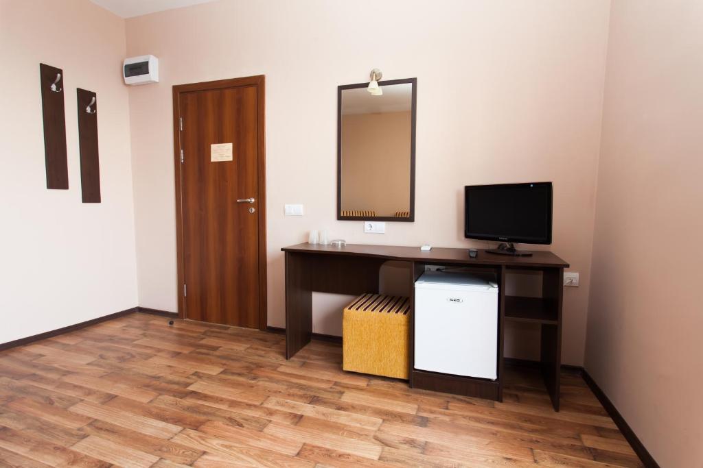 Bisser Hotel - Free Parking - Free Pool Access Balcsik Szoba fotó
