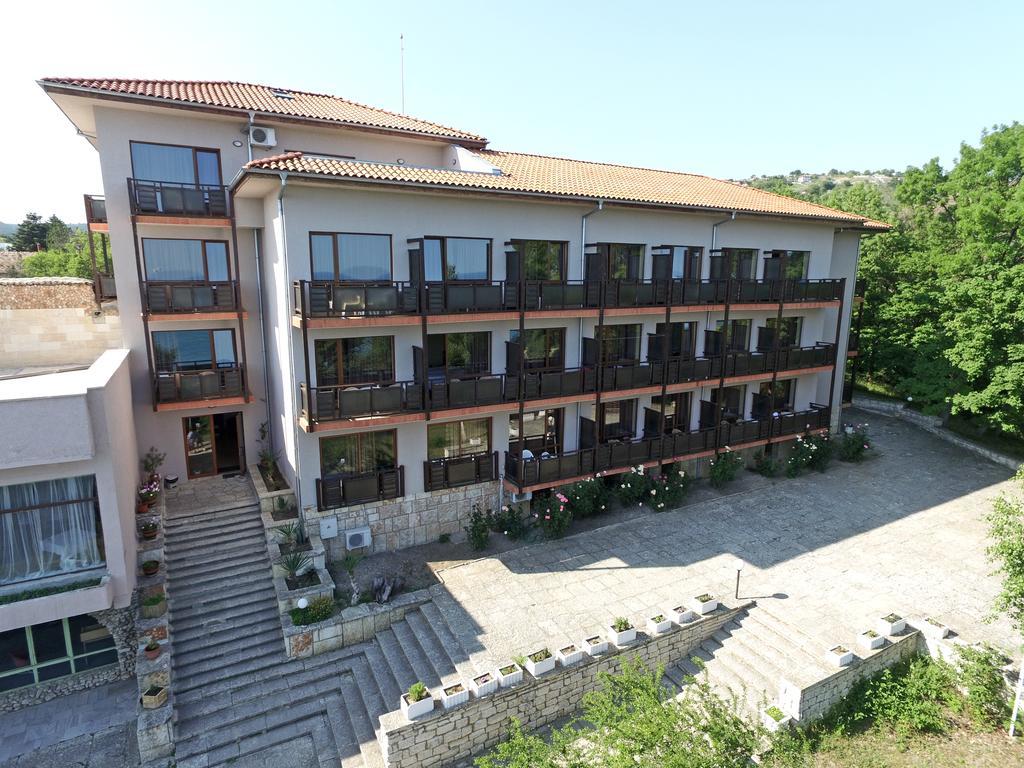 Bisser Hotel - Free Parking - Free Pool Access Balcsik Kültér fotó
