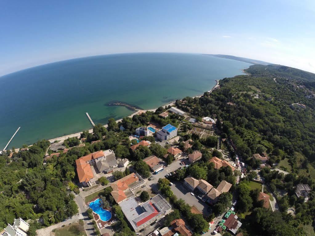 Bisser Hotel - Free Parking - Free Pool Access Balcsik Kültér fotó