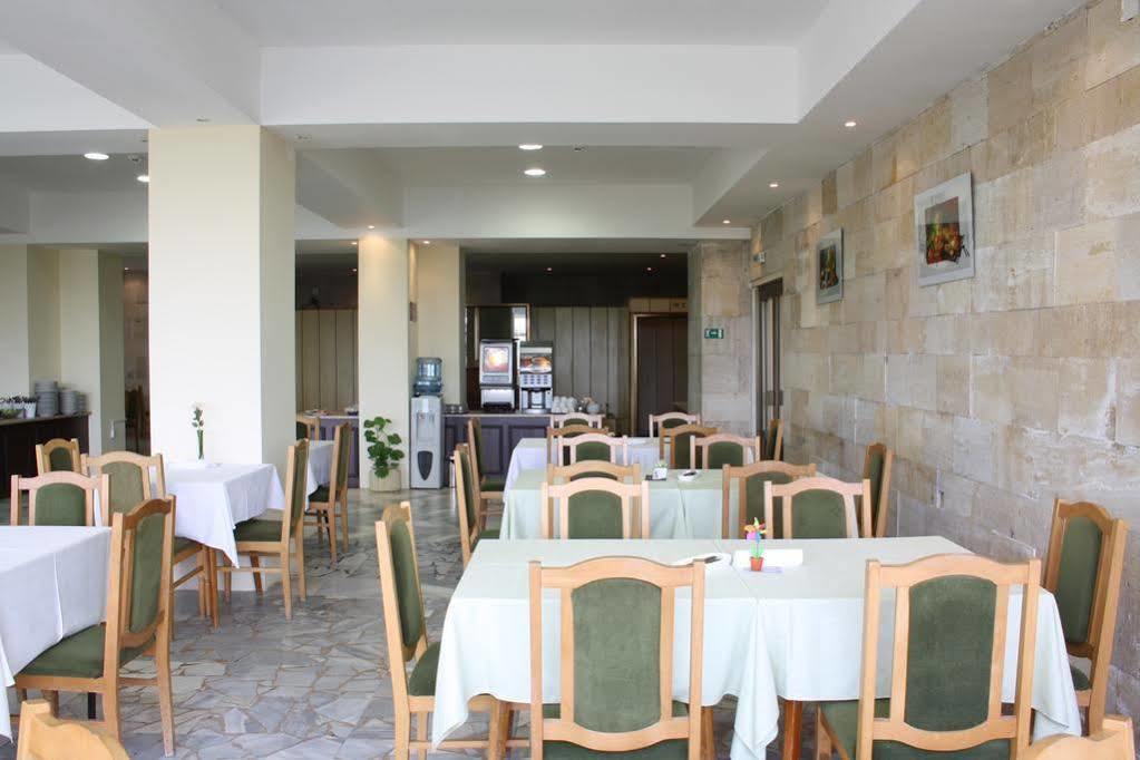 Bisser Hotel - Free Parking - Free Pool Access Balcsik Kültér fotó