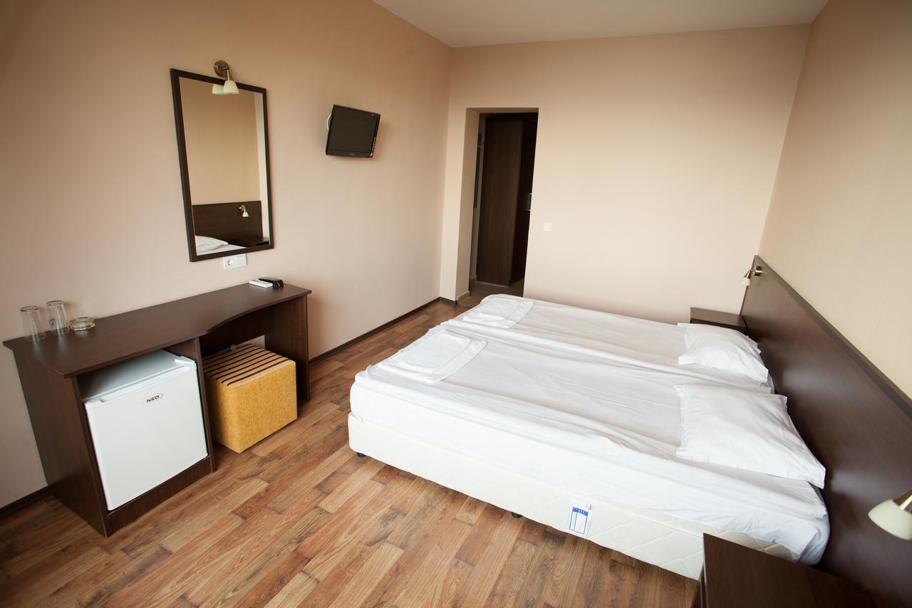 Bisser Hotel - Free Parking - Free Pool Access Balcsik Kültér fotó